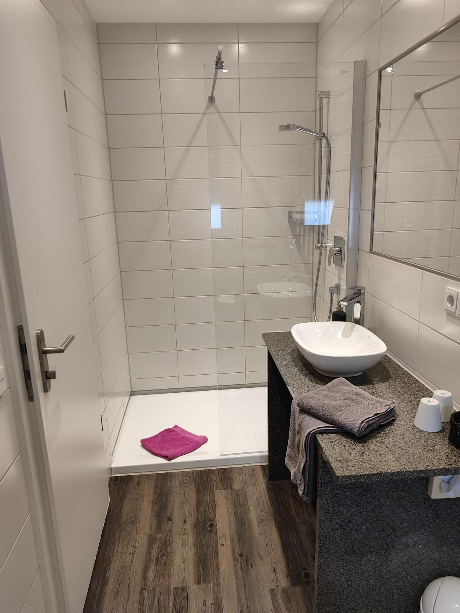 Hotel Gaestehaus Stock Zimmer Sahnehaeuble Friedrichshafen Bagian luar foto