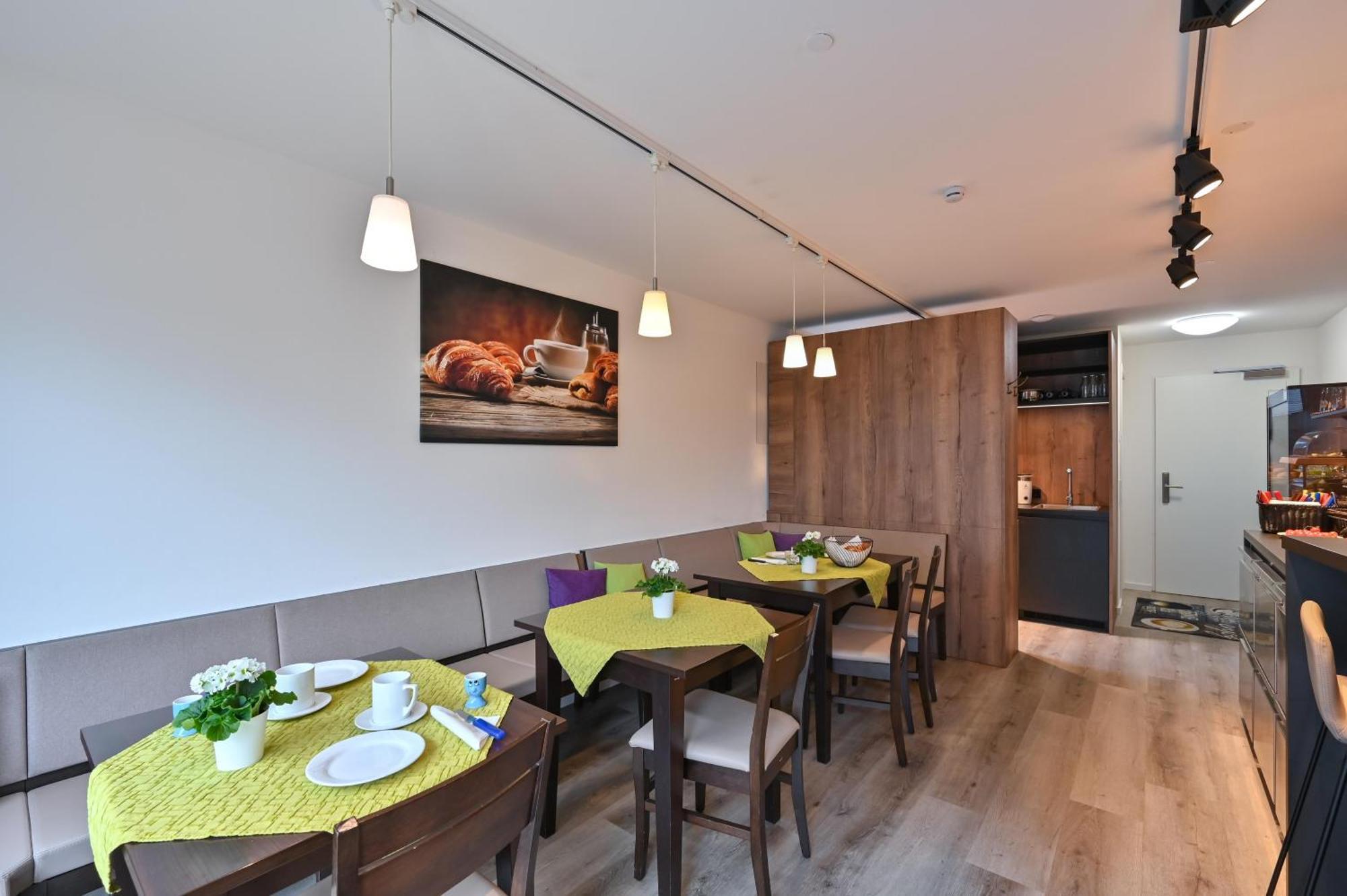 Hotel Gaestehaus Stock Zimmer Sahnehaeuble Friedrichshafen Bagian luar foto