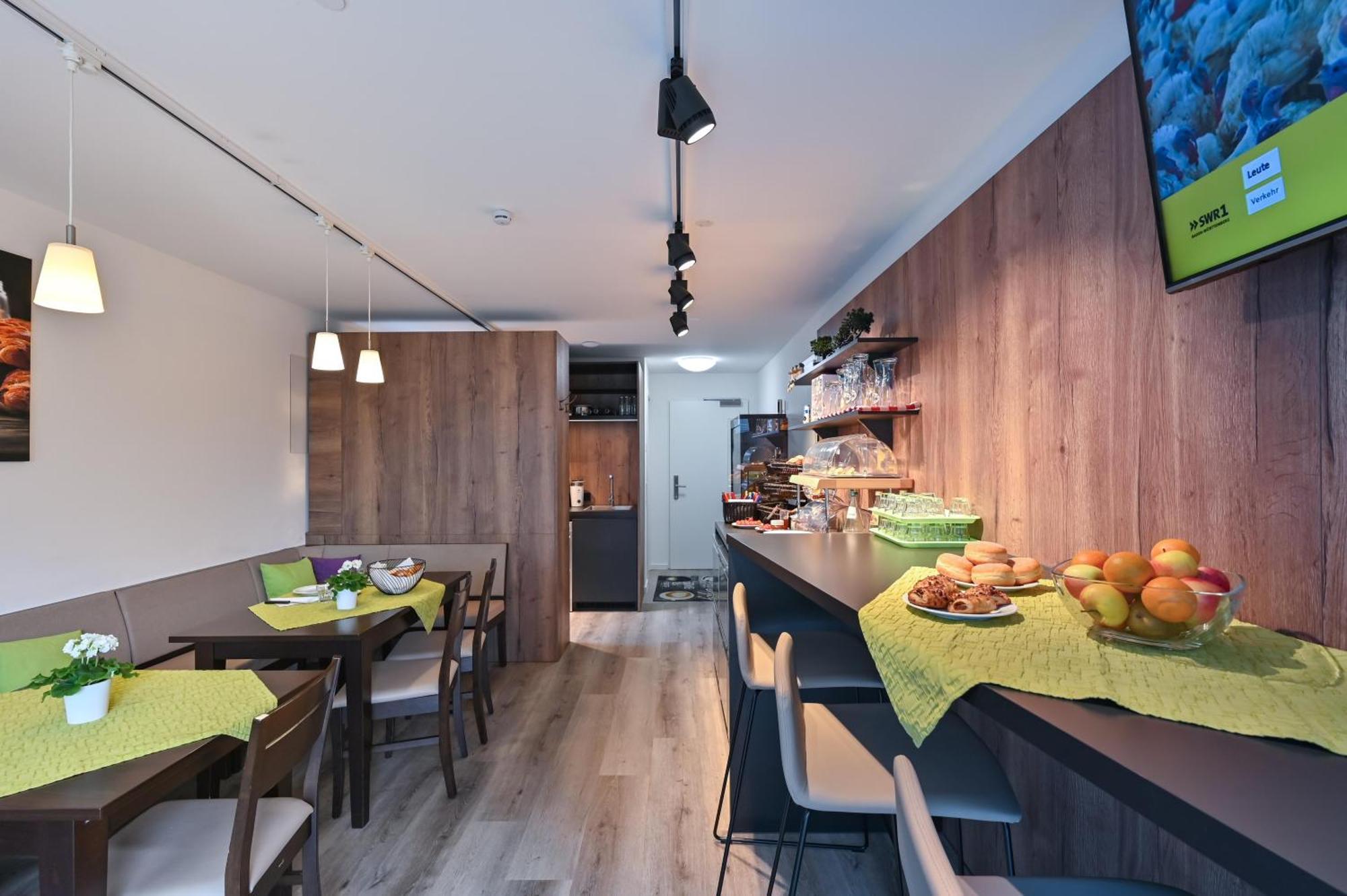 Hotel Gaestehaus Stock Zimmer Sahnehaeuble Friedrichshafen Bagian luar foto