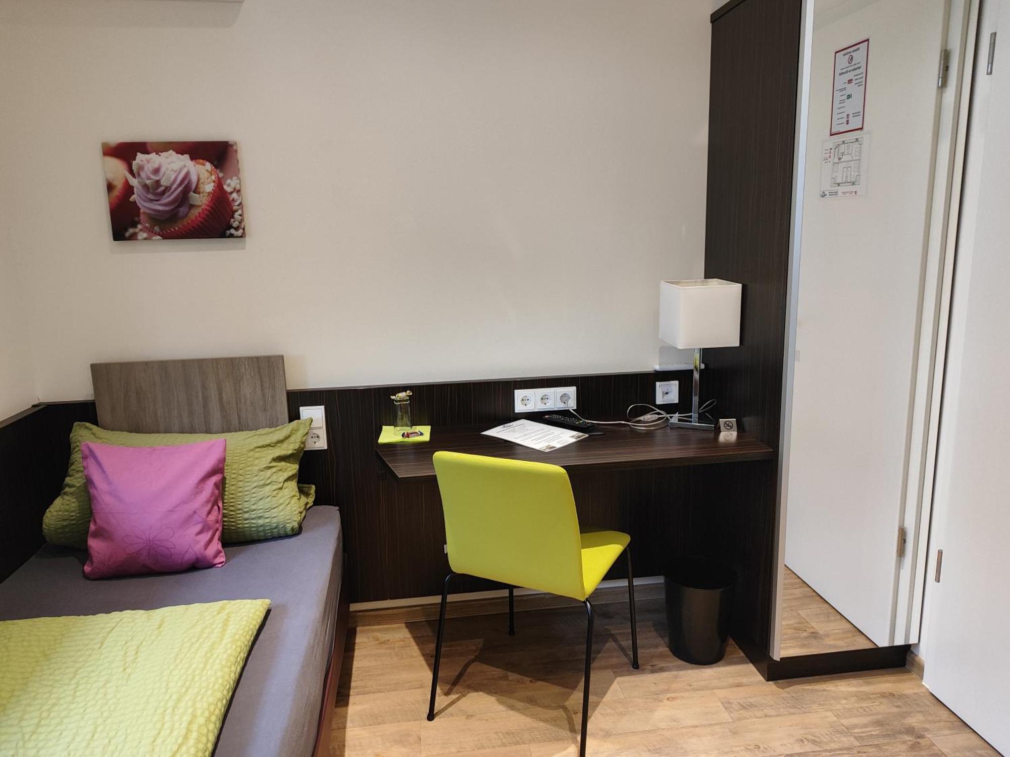 Hotel Gaestehaus Stock Zimmer Sahnehaeuble Friedrichshafen Bagian luar foto